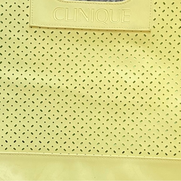 CLINIQUE Bundle Bag - Picture 7 of 9